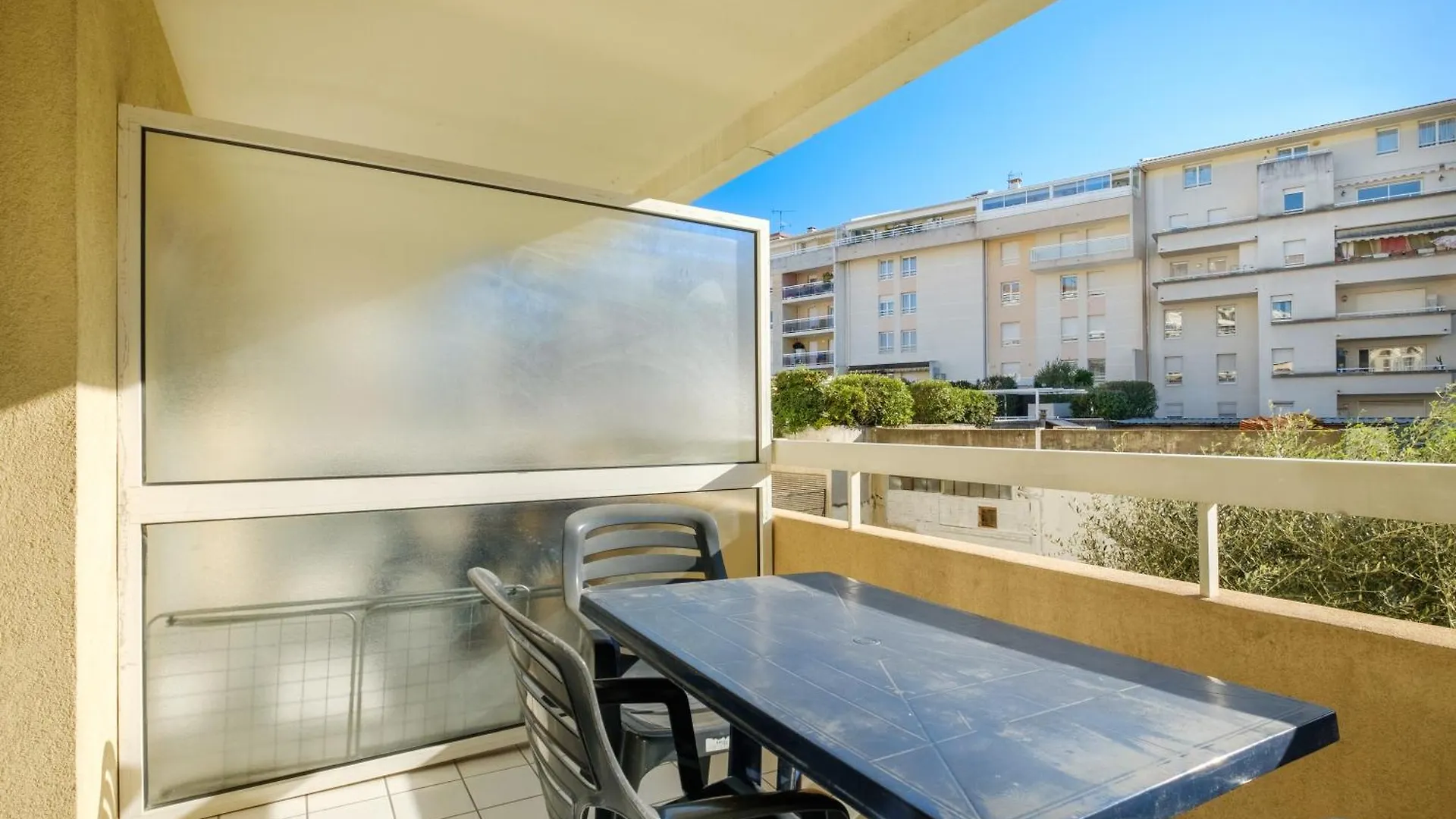 Residhotel Cannes Festival Apartahotel